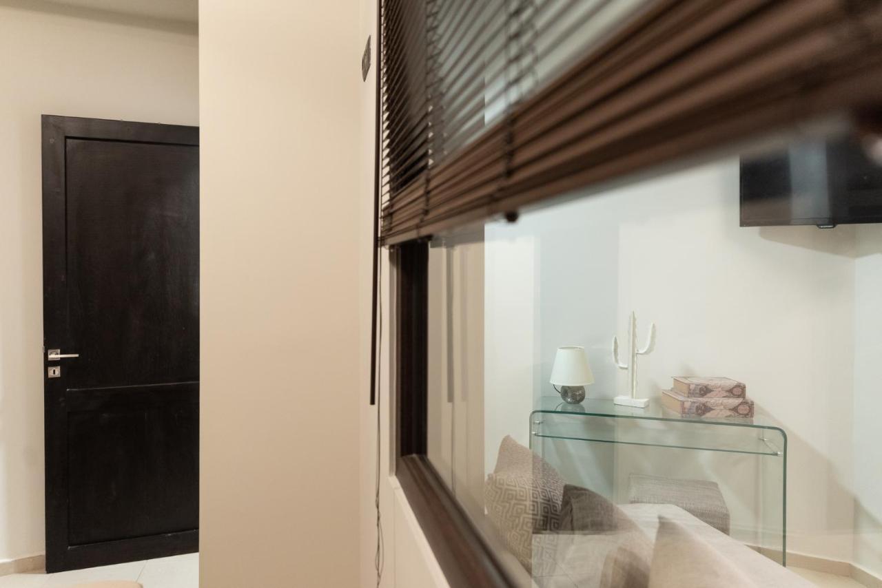 Pasiphae Lux Apartment Downtown Heraklion  Bagian luar foto